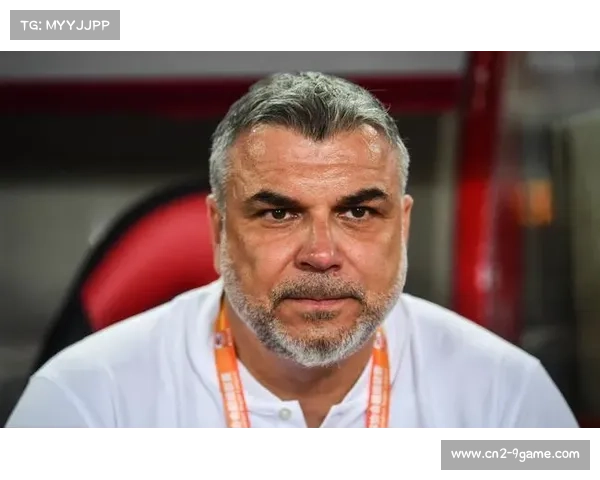 奥拉罗尤强调阿联酋全力以赴争取晋级 不会让阿曼主导比赛